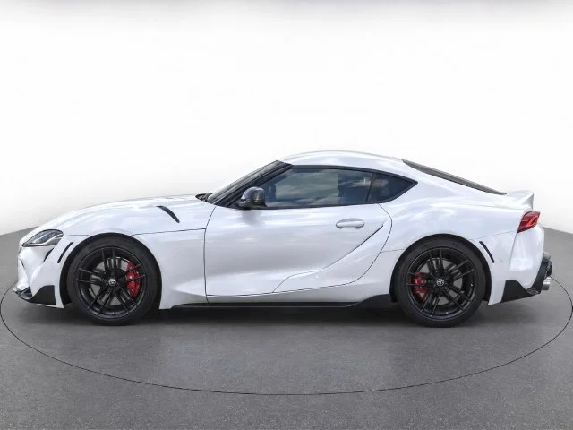 Used 2021  Toyota 3.0 image 7
