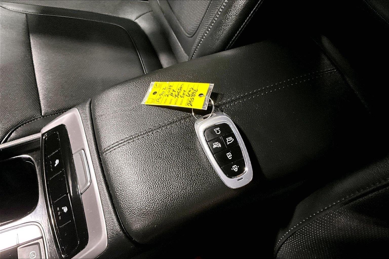 Used 2024 Hampton Gray Hyundai SEL image 12