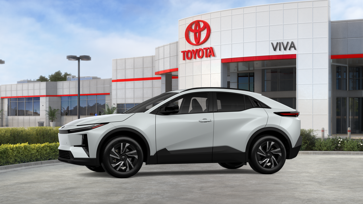 New 2026 Wind Chill Pearl Toyota SE image 3