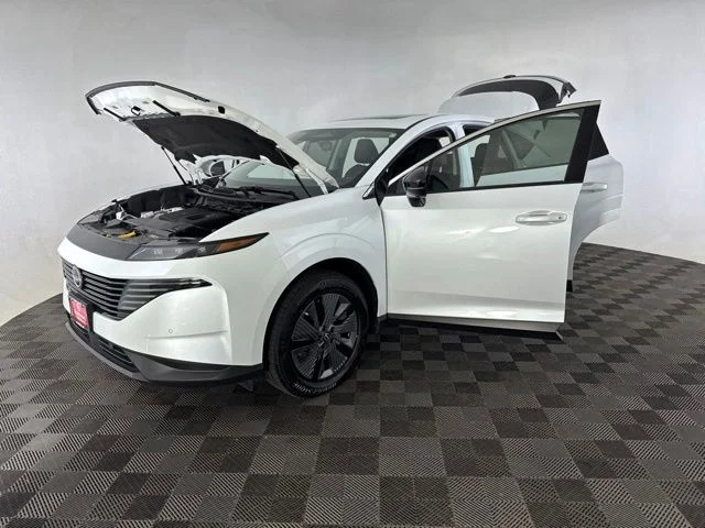 Used 2025 White Nissan SL image 10