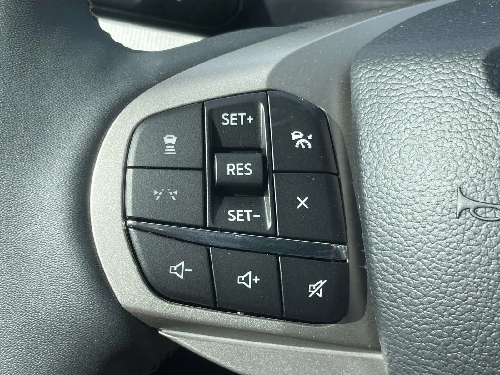 2026 Ford Explorer - Photo 23