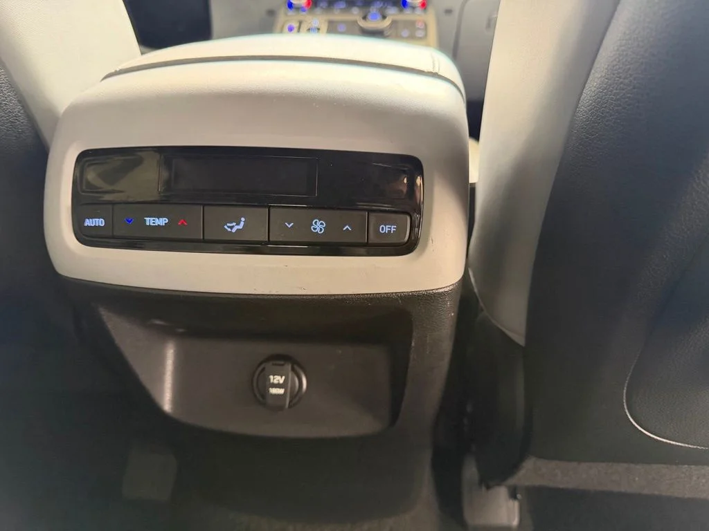 Used 2024 White Hyundai SEL image 26