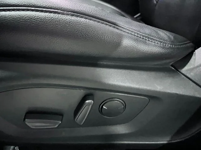 Used 2021 Black Ford Limited image 23