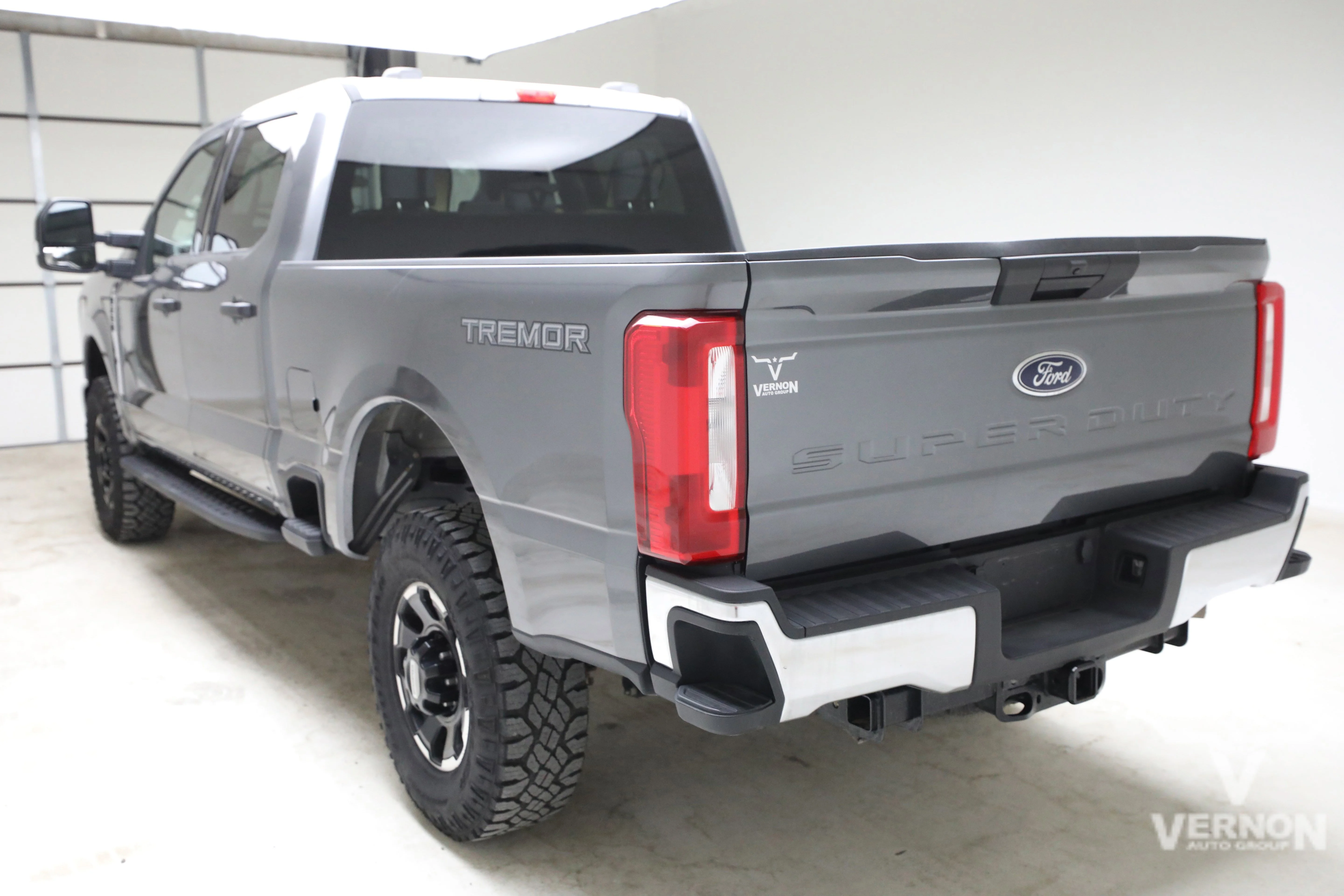 Pre-Owned 2025 Ford Super Duty F-250 XLT Crew Cab 4x4 Tremor
