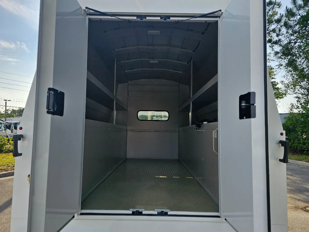 New 2024  Isuzu  image 18