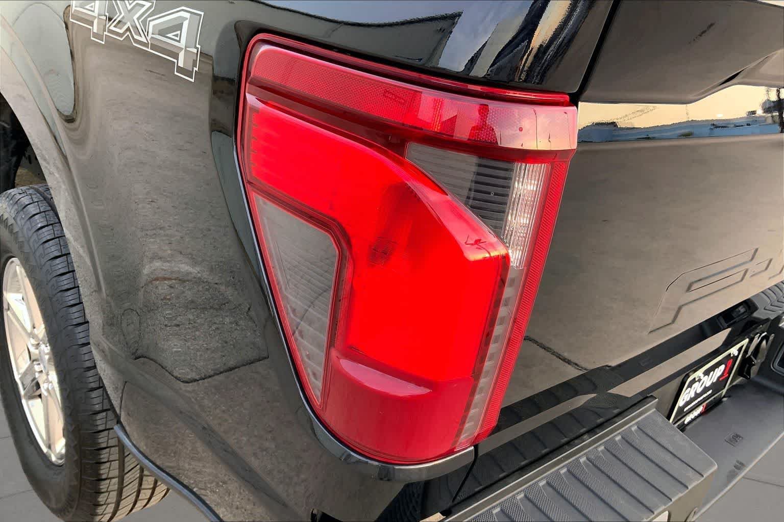 Used 2024 Agate Black Metallic Ford XLT image 28