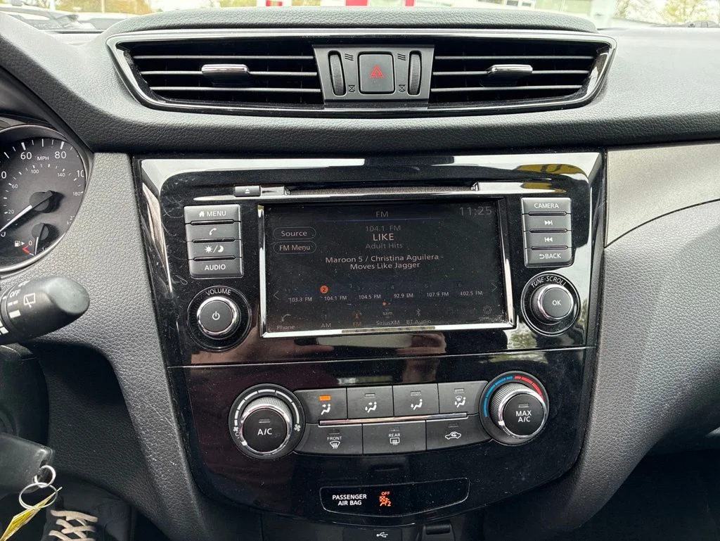 Used 2020 Gray Nissan S image 19