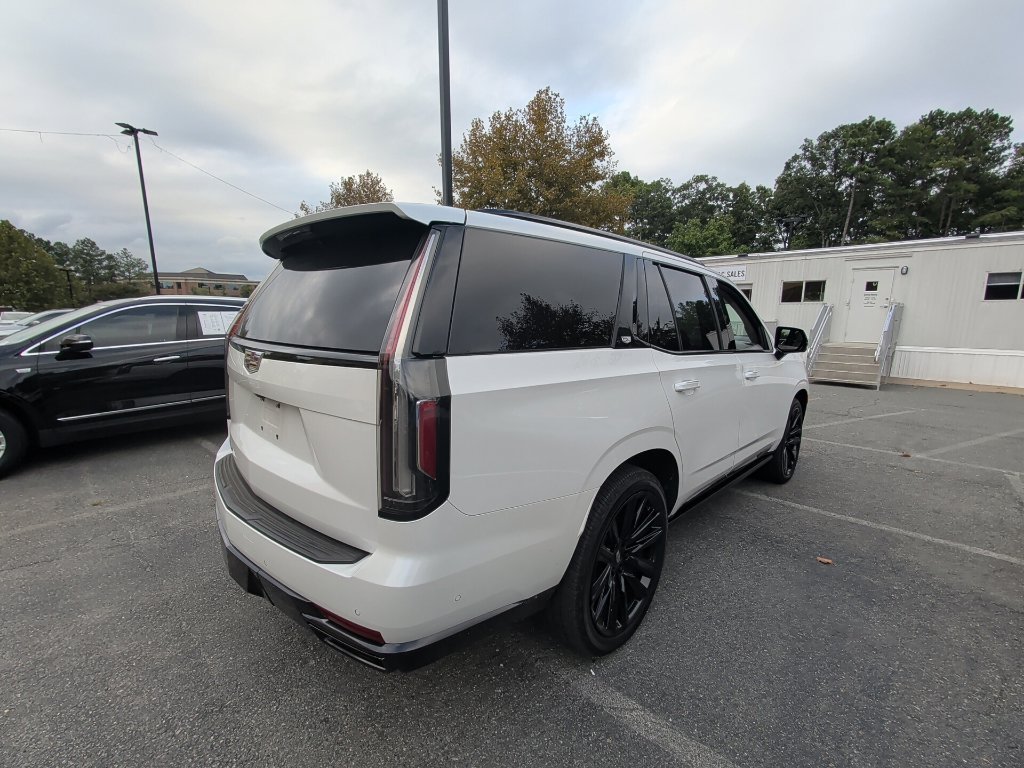 Used 2021 CRYSTAL WHITE TRICOAT Cadillac Sport Platinum image 3