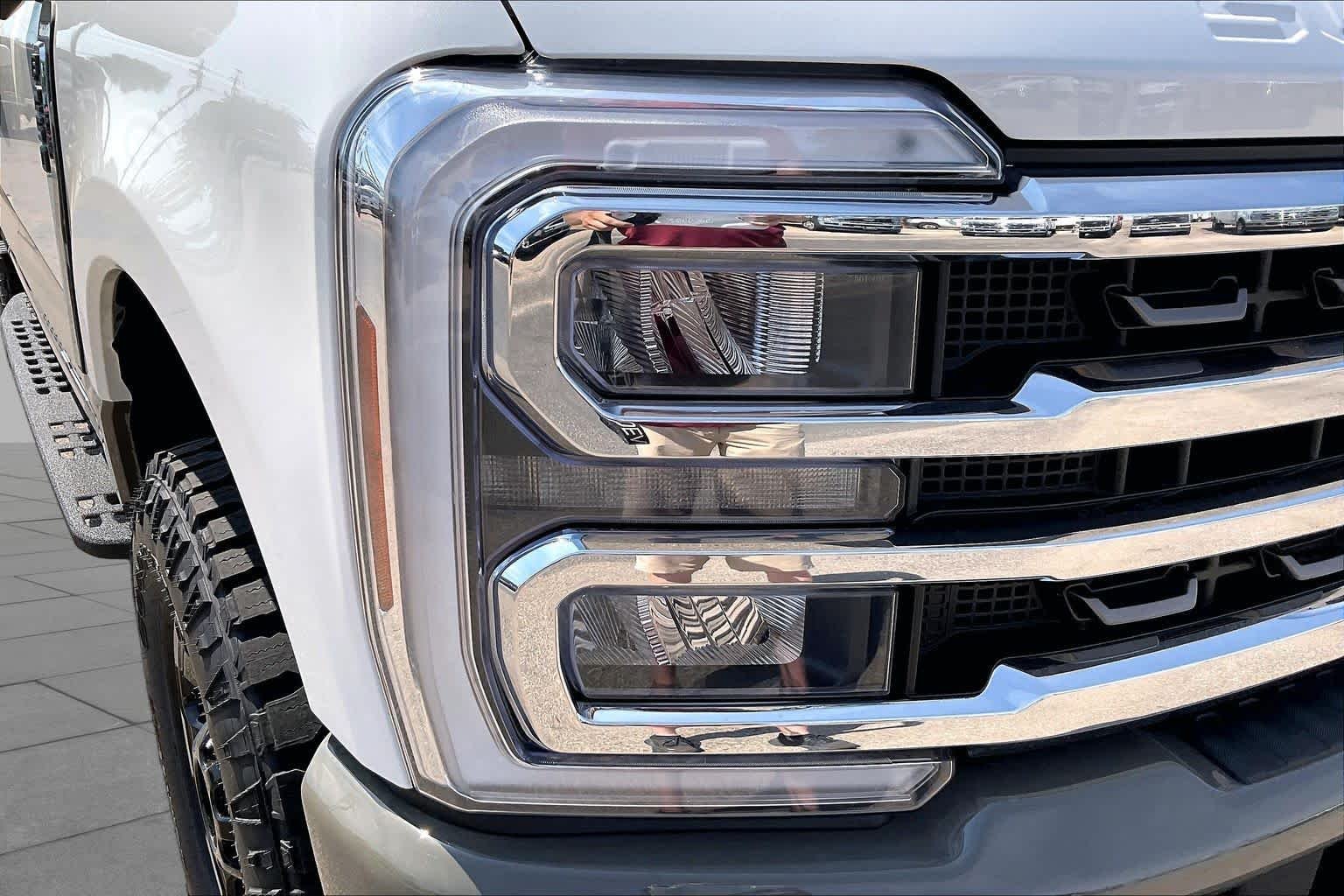 New 2026 Star White Metallic Tri-Coat Ford F-250® King Ranch® image 13