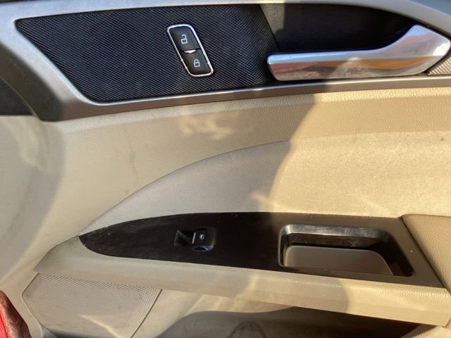 Used 2014 Red Ford SE image 18