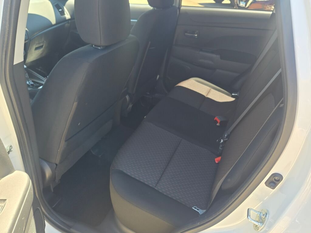 Used 2019  Mitsubishi 4WD**1 OWNER** image 13