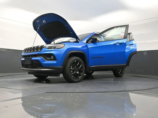 New 2026 Hydro Blue Pearlcoat Jeep Latitude image 31