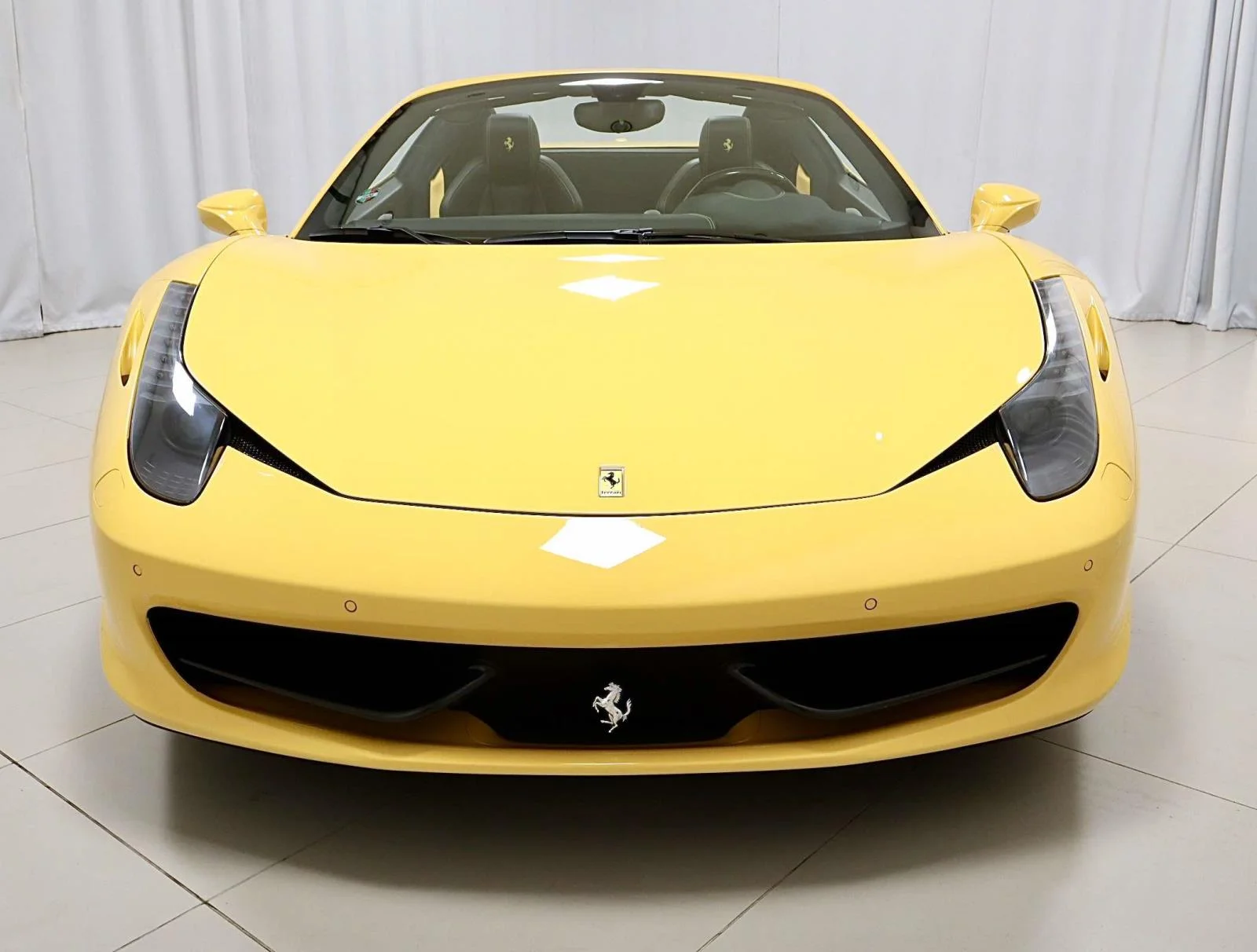 Used 2013 Giallo Modena Ferrari 2dr Conv image 8