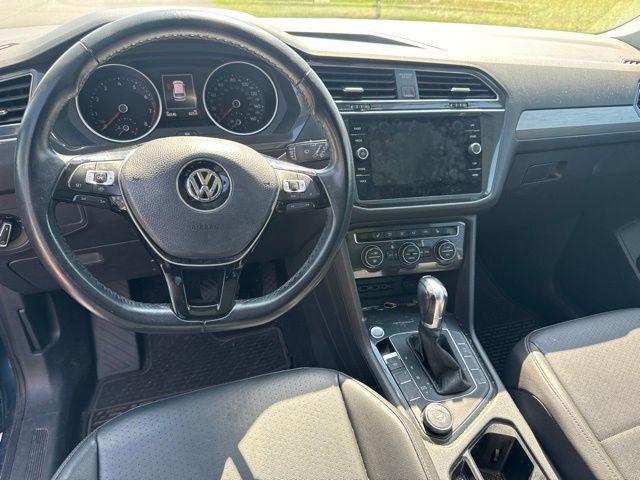 Used 2019 Blue Volkswagen 2.0T SE image 9