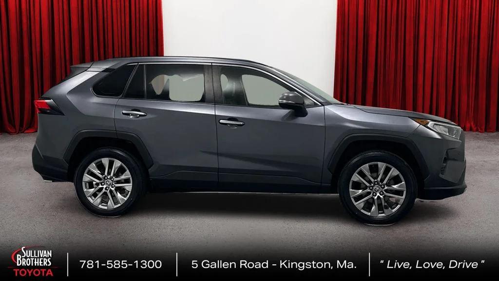 Used 2020 Gray Toyota Limited image 4