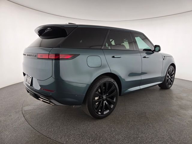 Used 2025 Green Land Rover Dynamic SE image 2