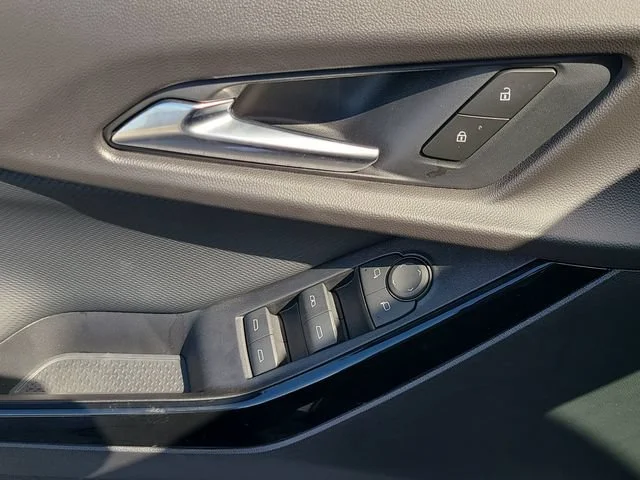 New 2027 Summit White Chevrolet LT image 18