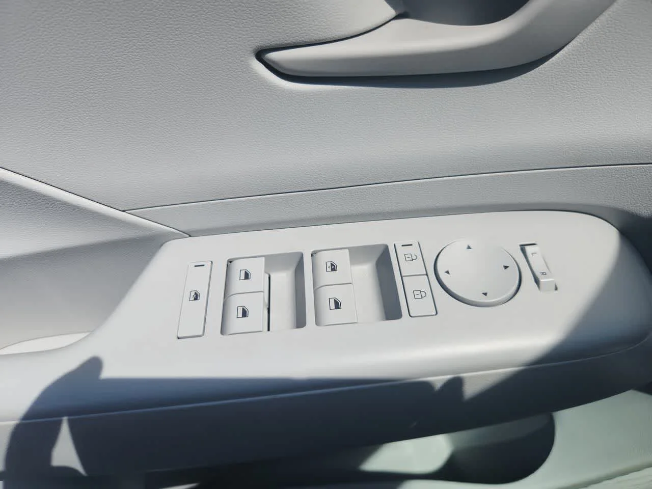 2025 Hyundai Kona SEL - Photo 11