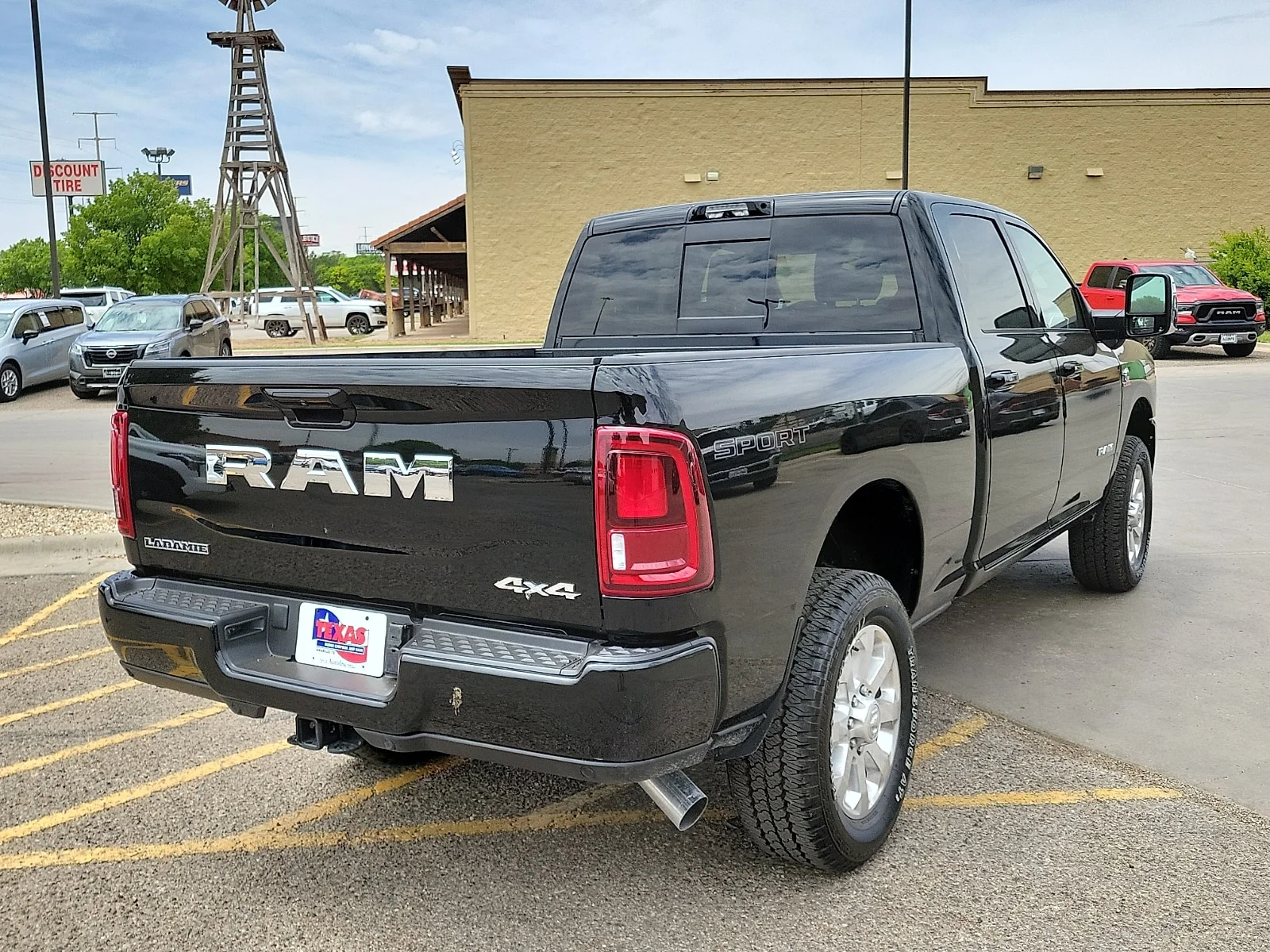 New 2026 PXJ Diamond Bla Ram LARAMIE CREW CAB 4X4 6