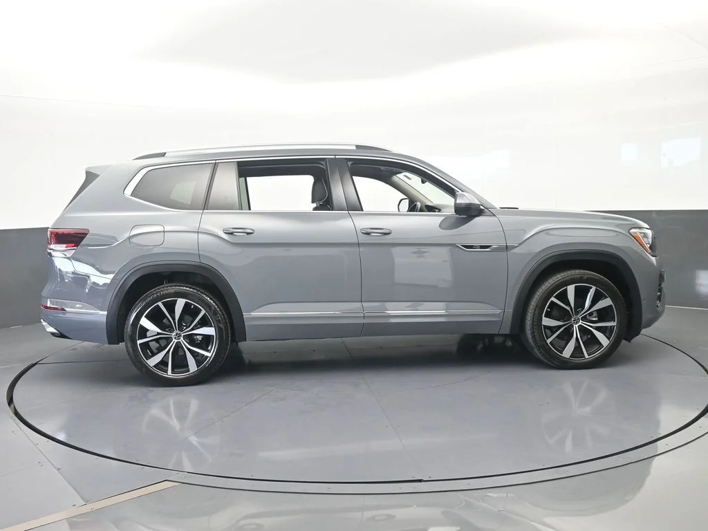Used 2025 Gray Volkswagen 2.0T SEL Premium R-Line image 6