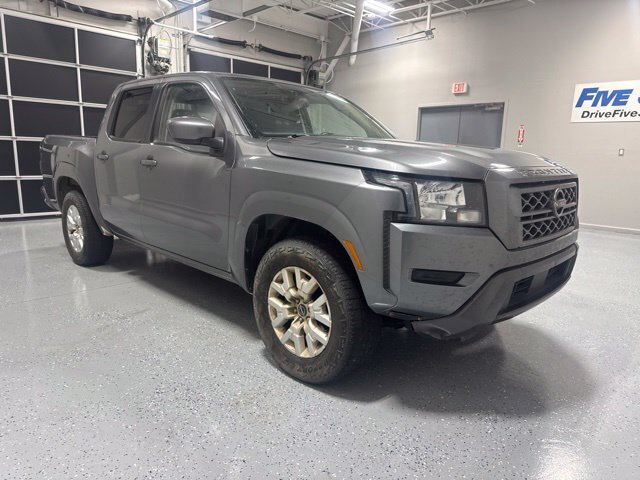 Used 2022 Gray Nissan SV image 3
