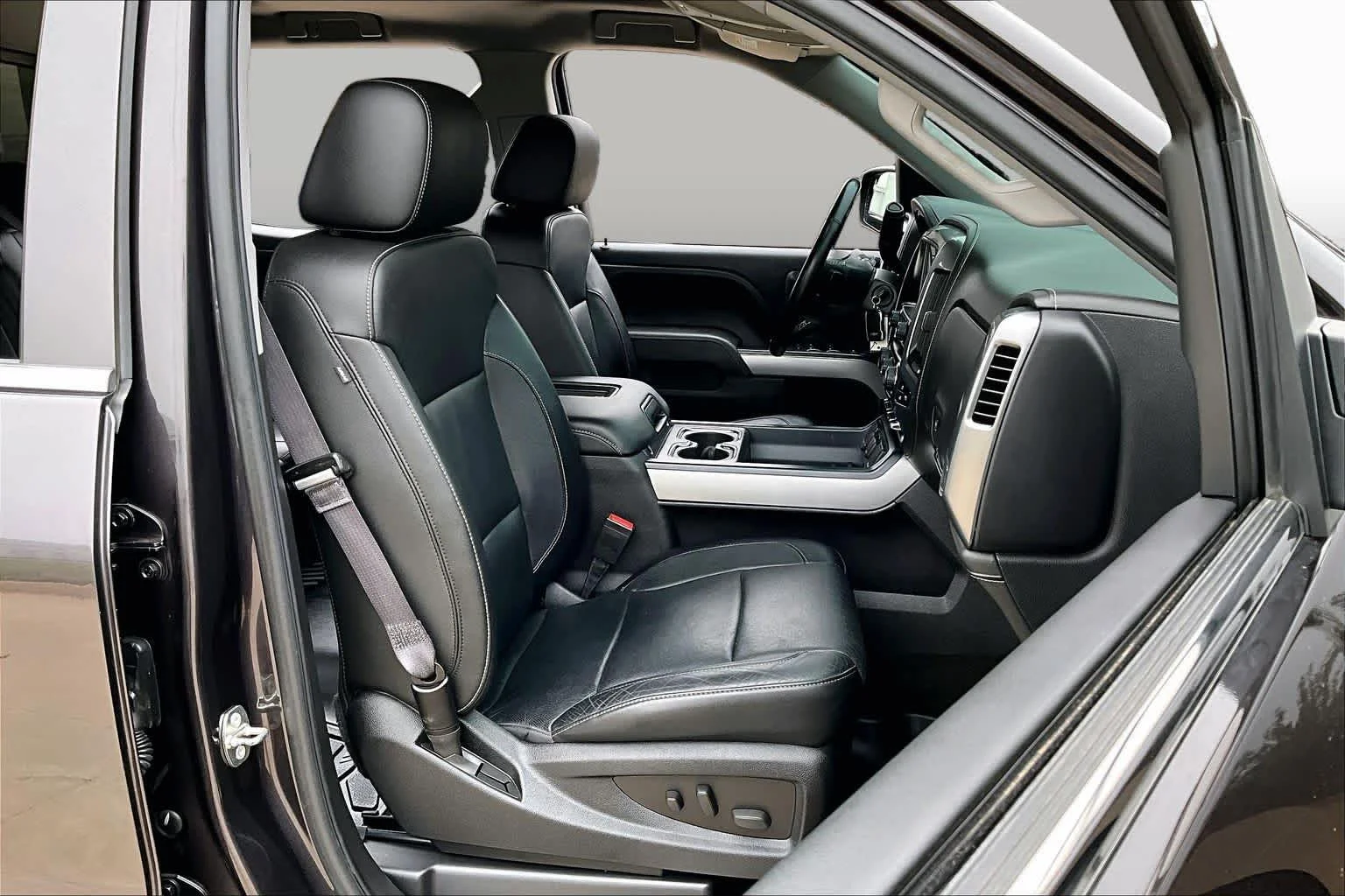 Used 2016 Tungsten Metallic Chevrolet LTZ image 16