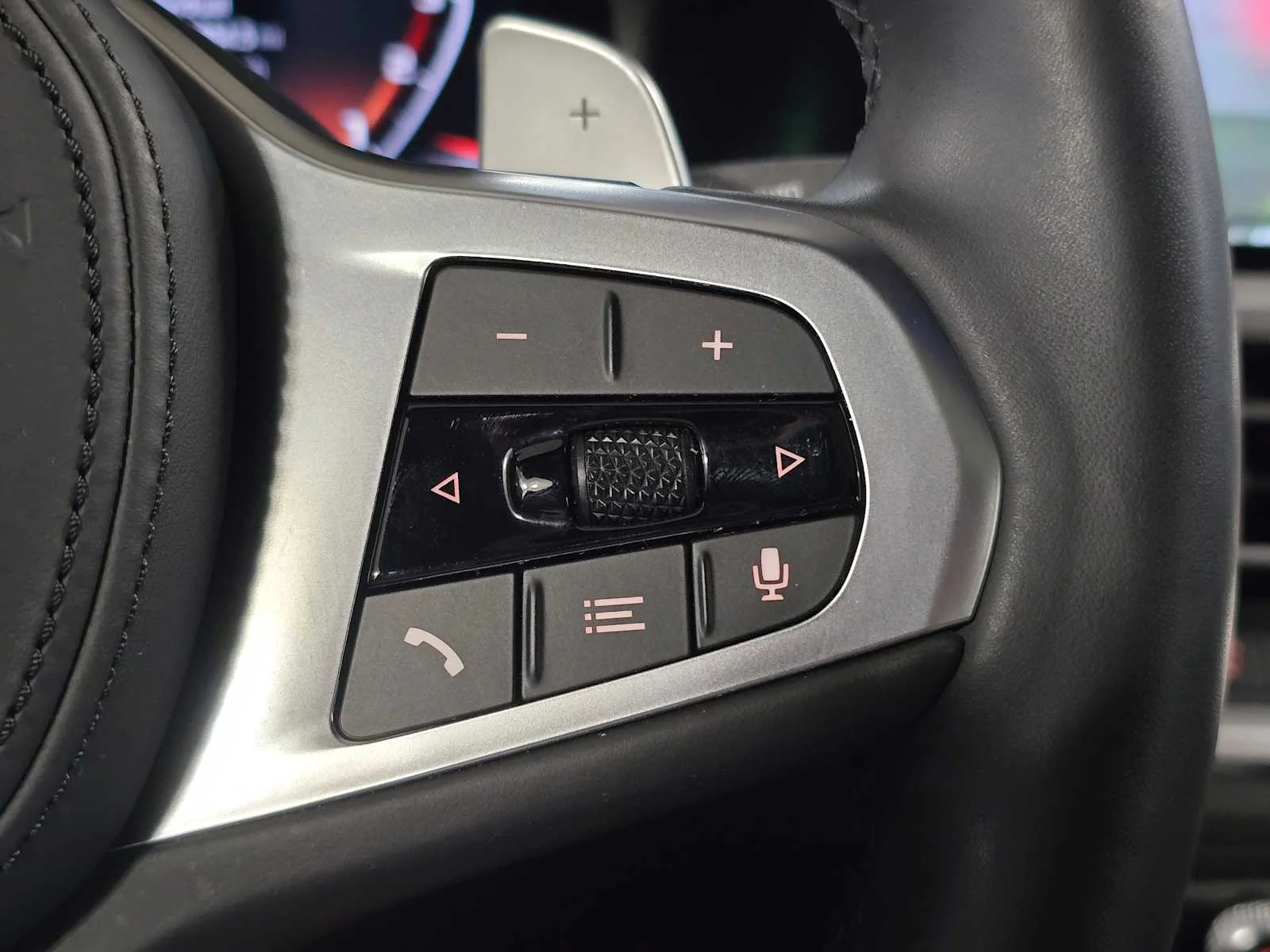 Used 2021 Mineral Gray Metallic BMW xDrive image 22