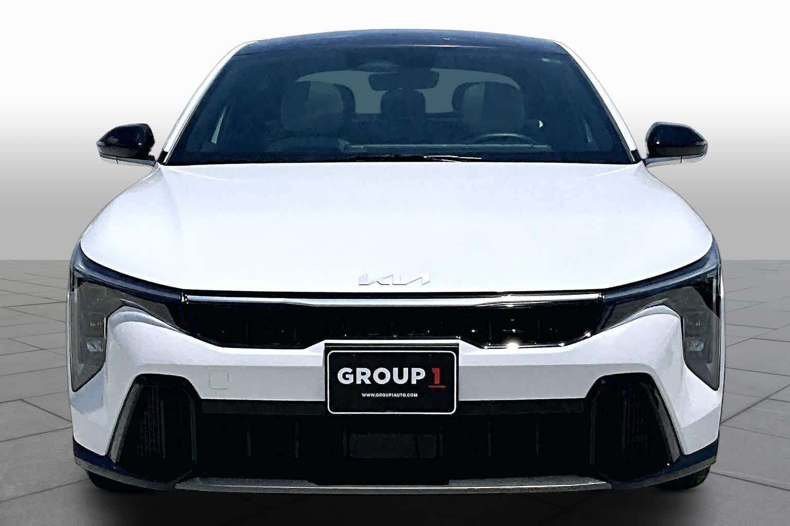 Used 2025 Snow White Pearl Kia GT-Line image 4