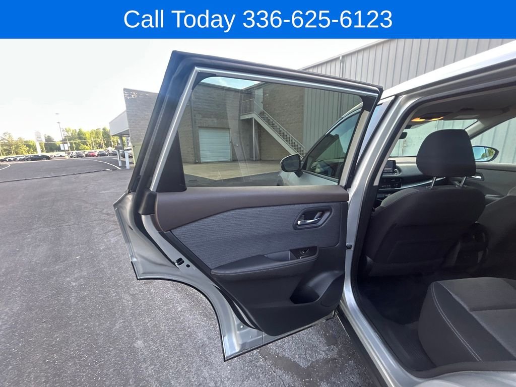 Used 2022 Silver Nissan SV image 14