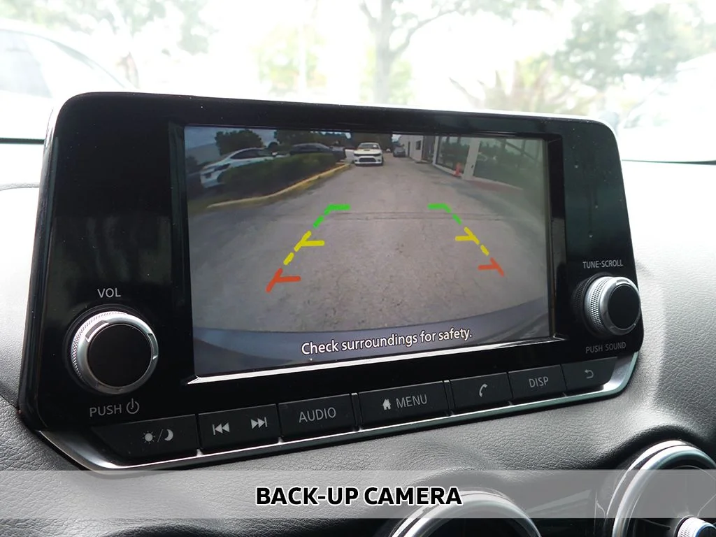 Used 2020 Gray Nissan S image 3
