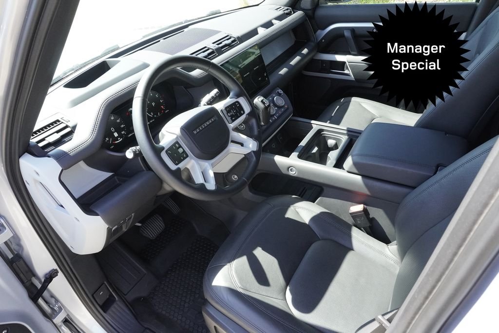 Used 2024 Silver Land Rover V8 image 18