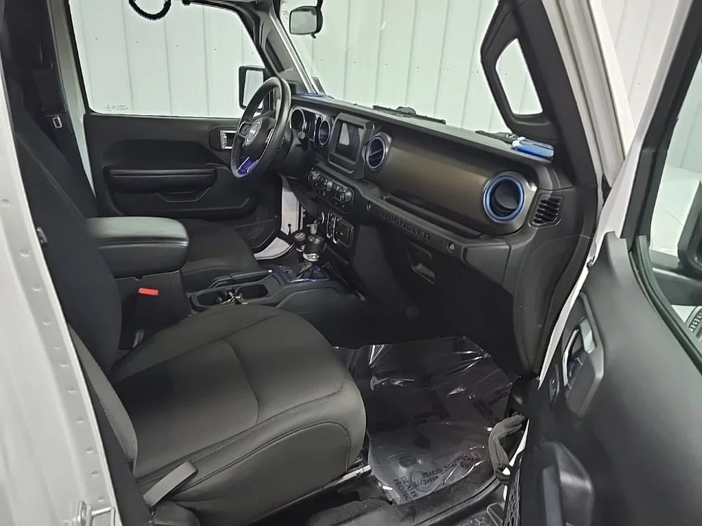Used 2019 White Jeep Unlimited Sport S image 15