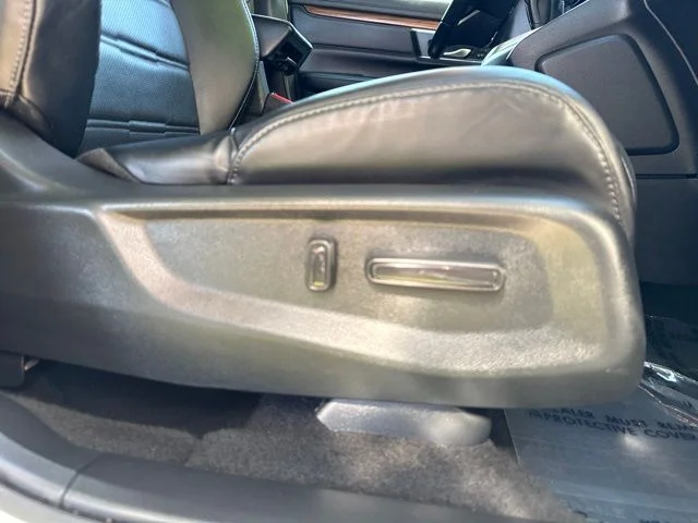 Used 2018 White Honda EX-L image 21