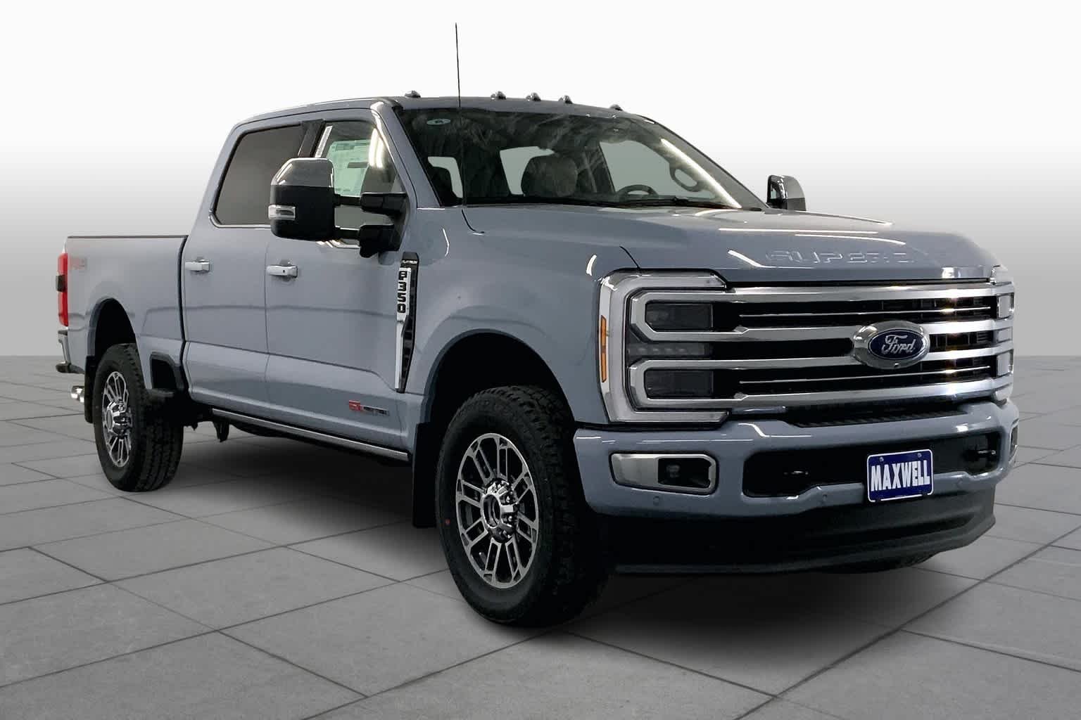 Used 2025 Glacier Gray Metallic Tri-Coat Ford Platinum image 3