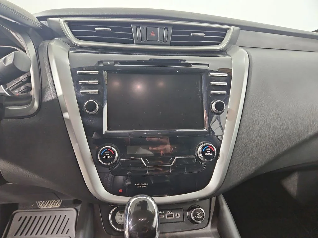 Used 2021 Scarlet Nissan Platinum image 19