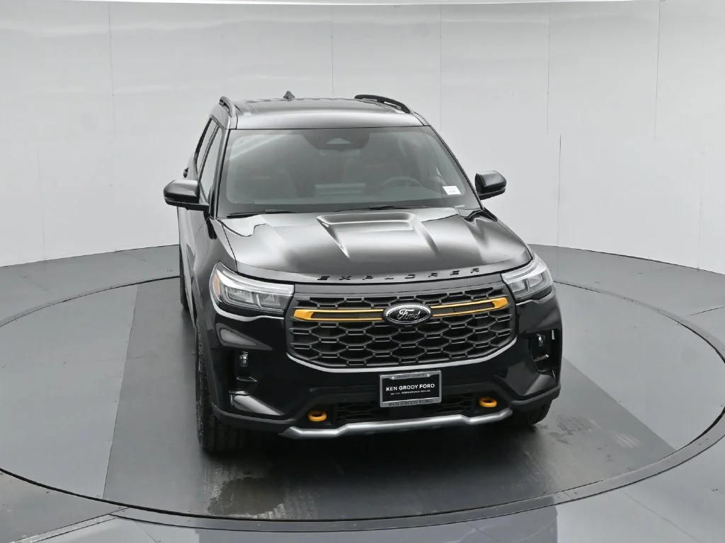 New 2026 Agate Black Metallic Ford Tremor image 39