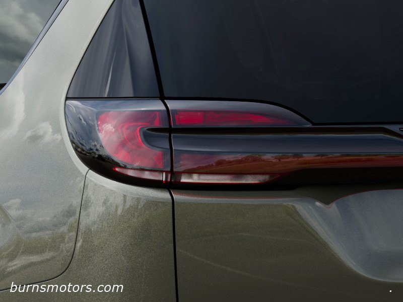 New 2027 Olive Green Pearl-Coat Exterior Paint Chrysler Limited S image 9