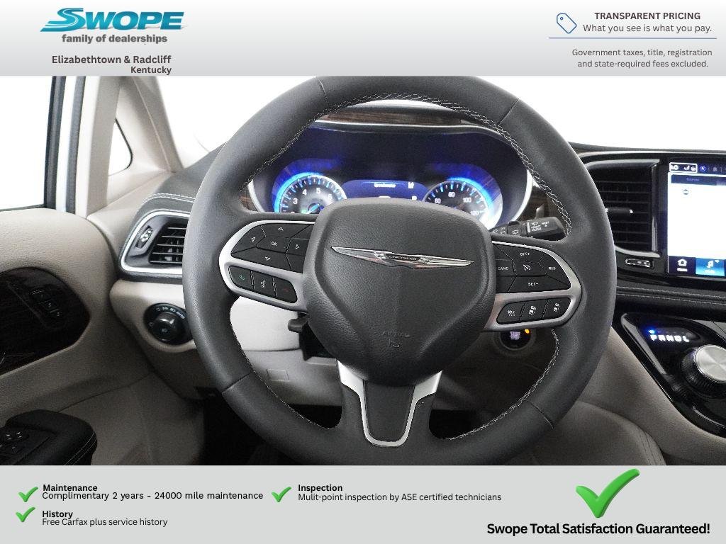 Used 2024 Silver Mist Clearcoat Chrysler Limited image 16