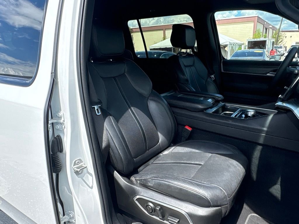 2024 Jeep Wagoneer L Series II - Photo 22