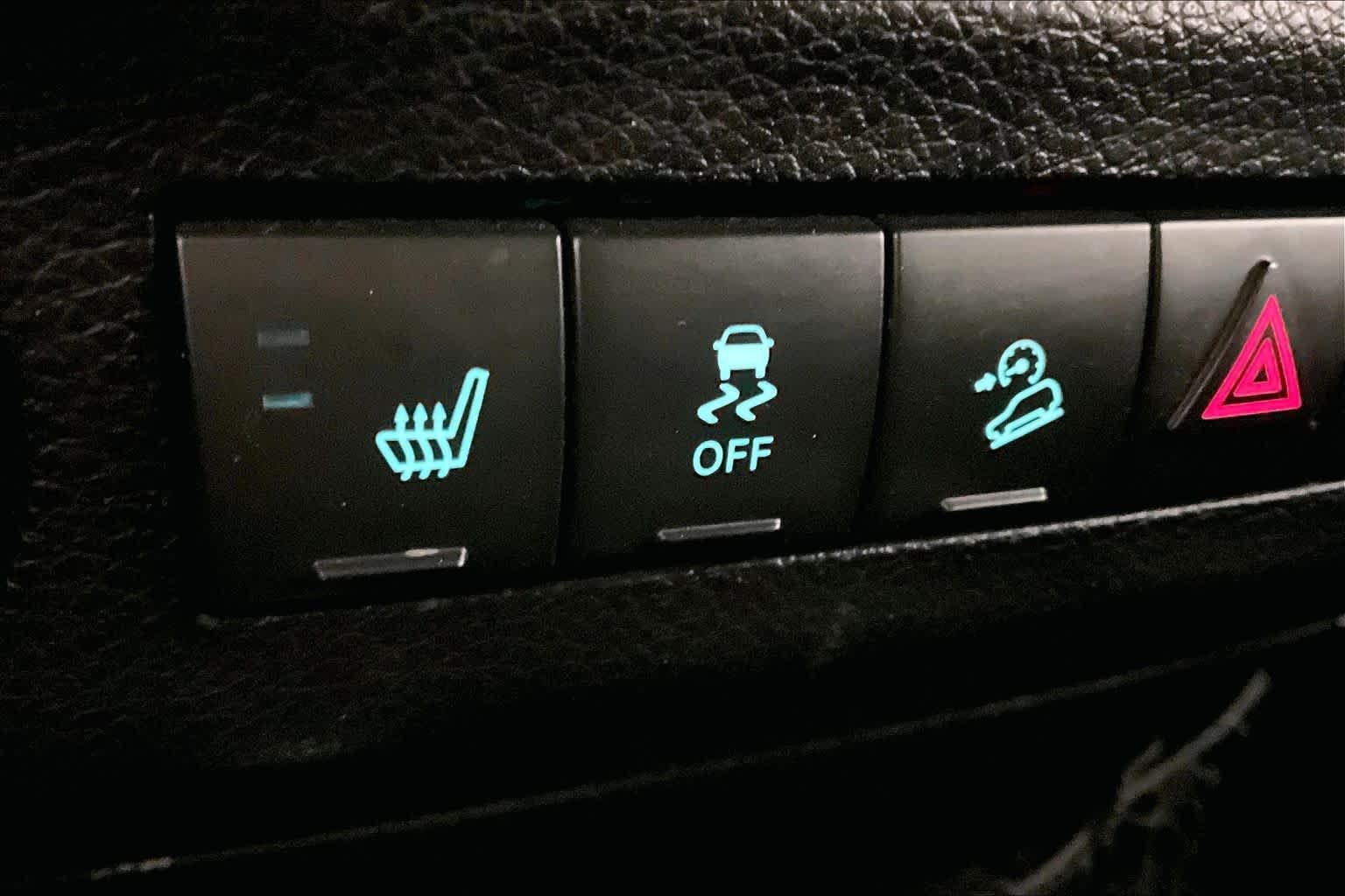 Used 2014 Black Clearcoat Jeep Altitude image 29