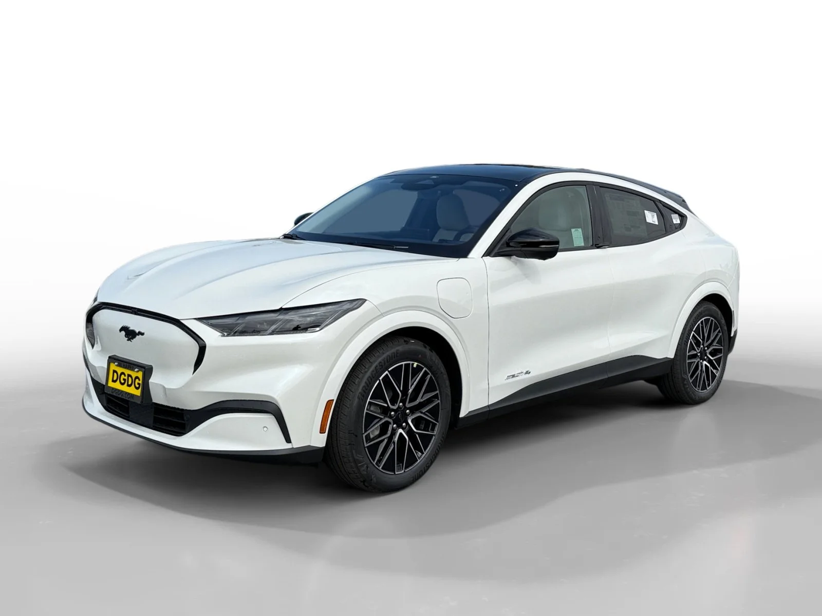 2025 Ford Mustang-Mach-e Premium's photo