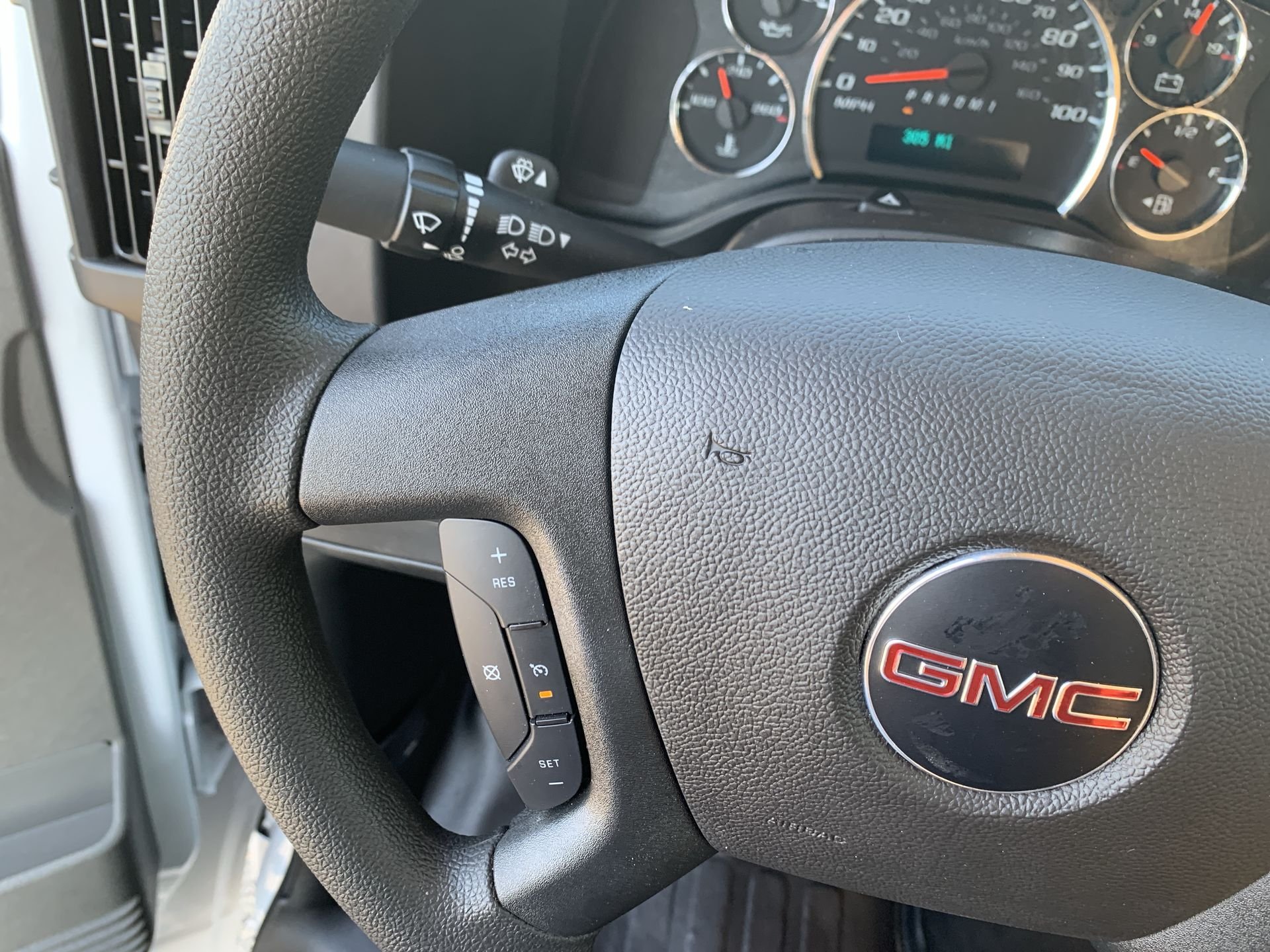 New 2025 Summit White GMC 1WT image 43