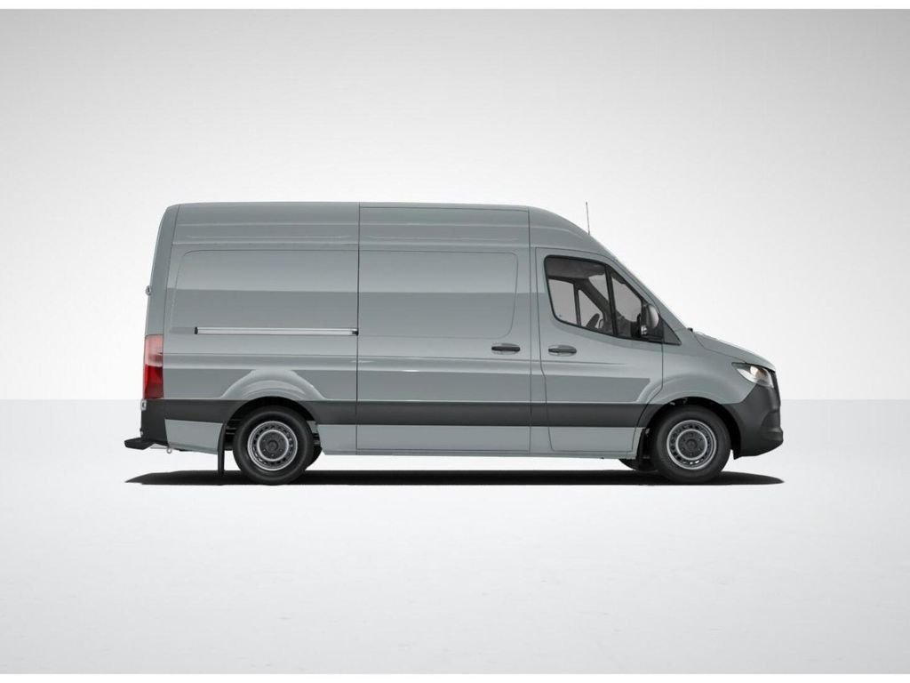 New 2025  Mercedes-Benz Cargo 144 WB image 2