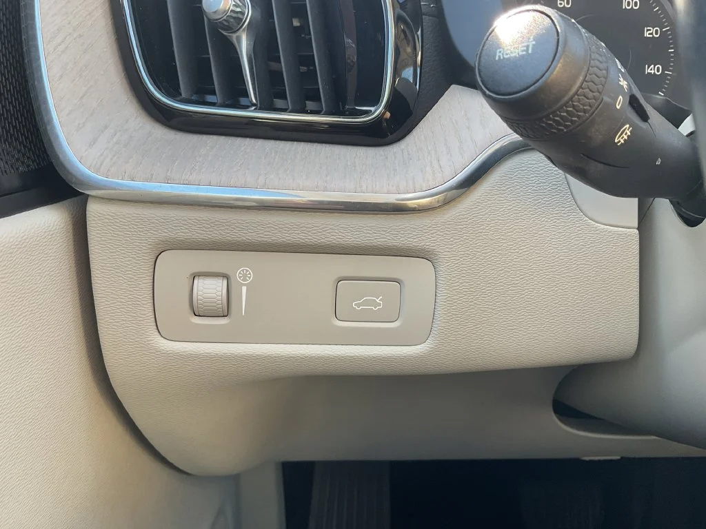 Used 2021 Gray Volvo T5 Inscription image 33
