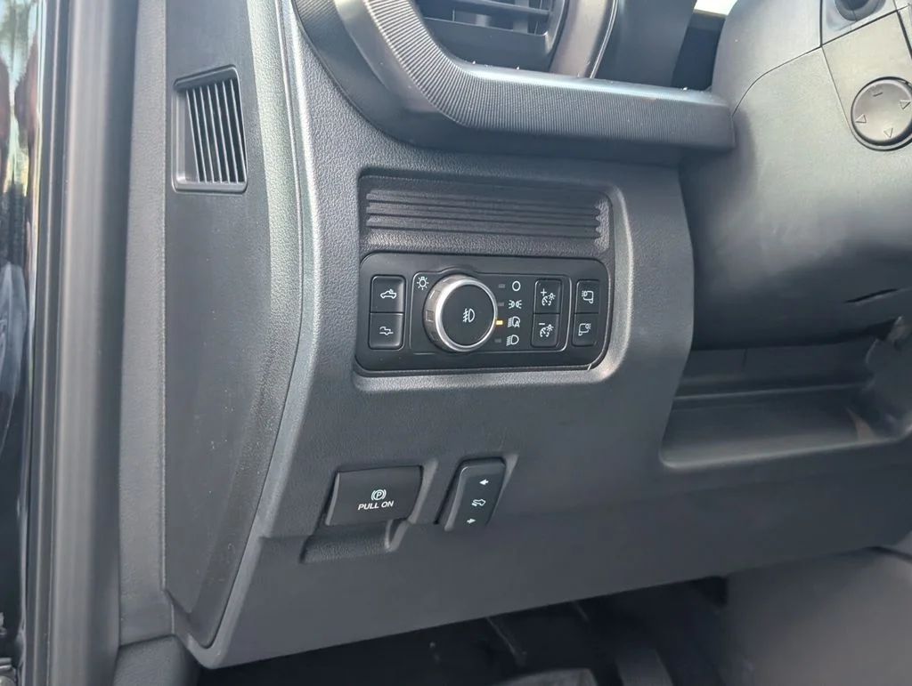2026 Ford F-250 Super Duty Platinum - Photo 14
