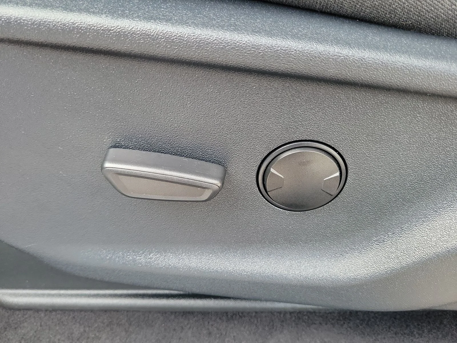 Certified Used 2025 White Ford XLT image 18