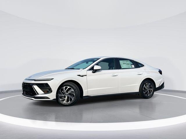 2026 Hyundai Sonata Blue's photo