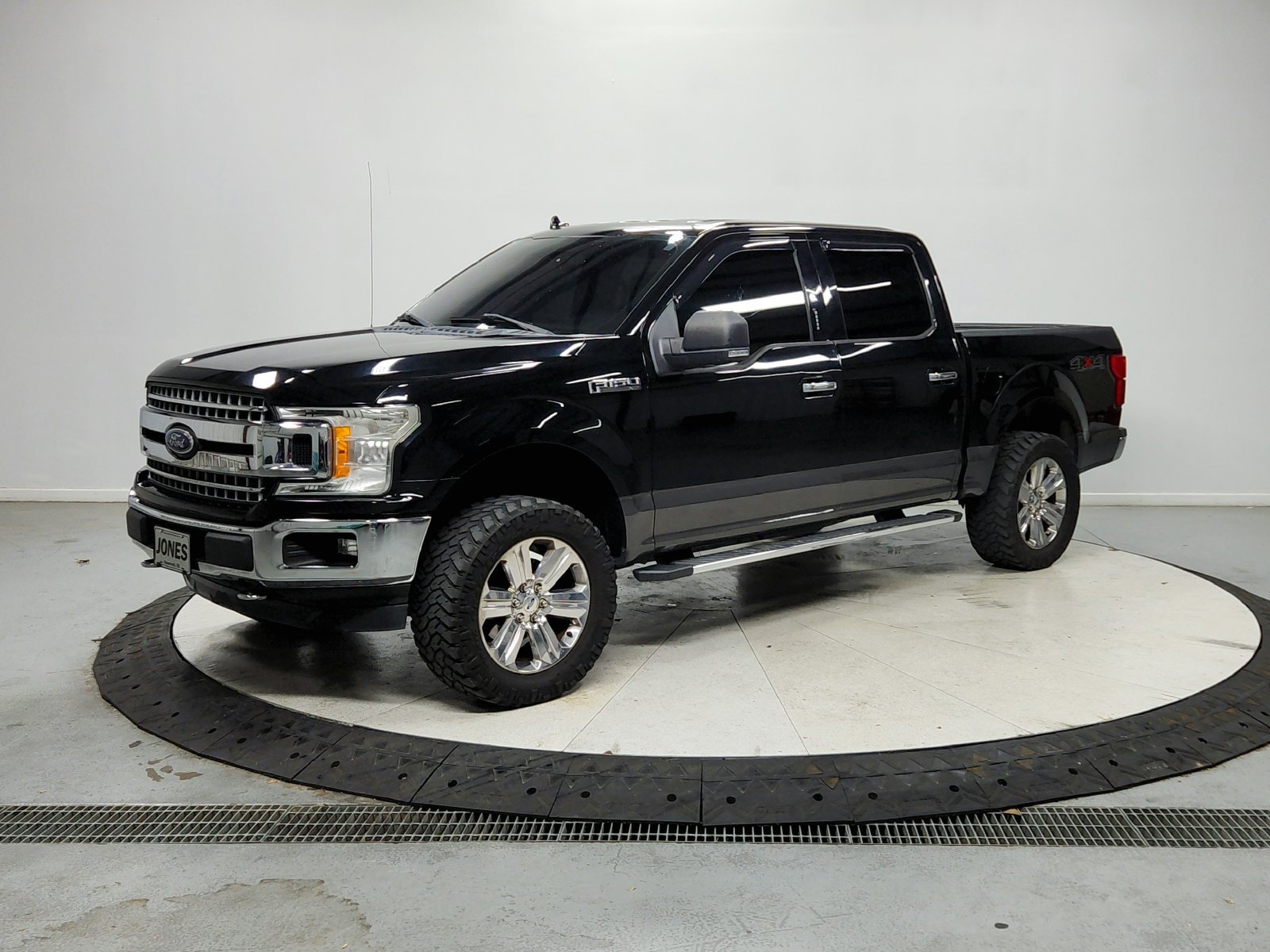Used 2018 Black Ford XLT image 4