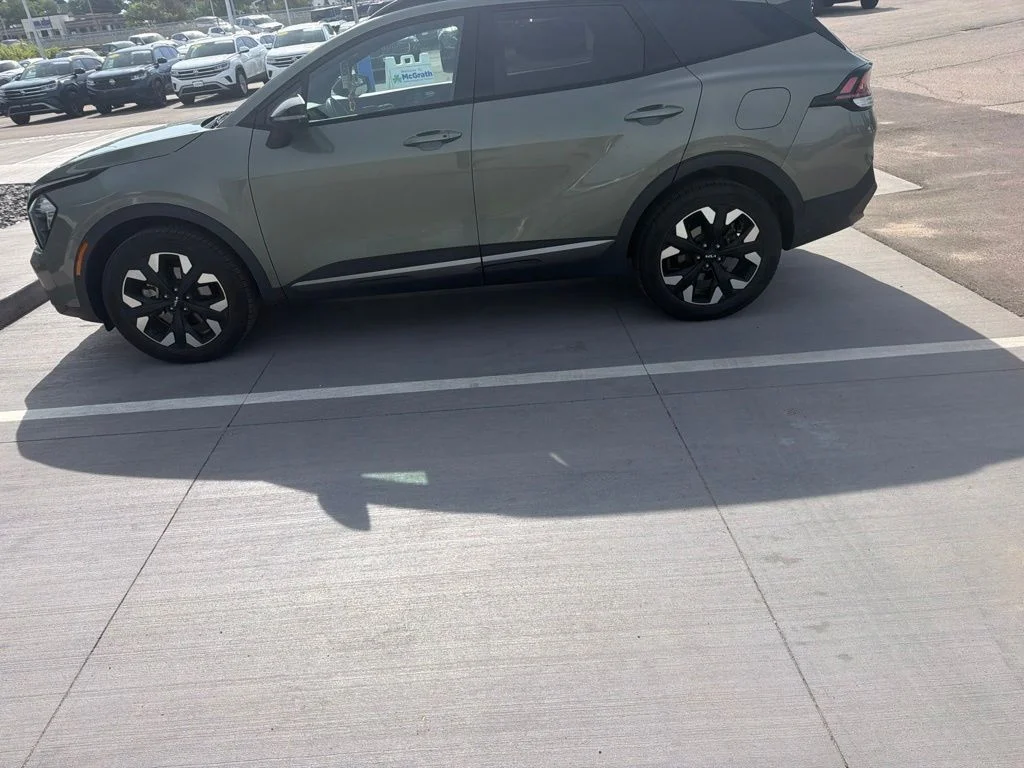 Used 2023 Green Kia X-Line image 2
