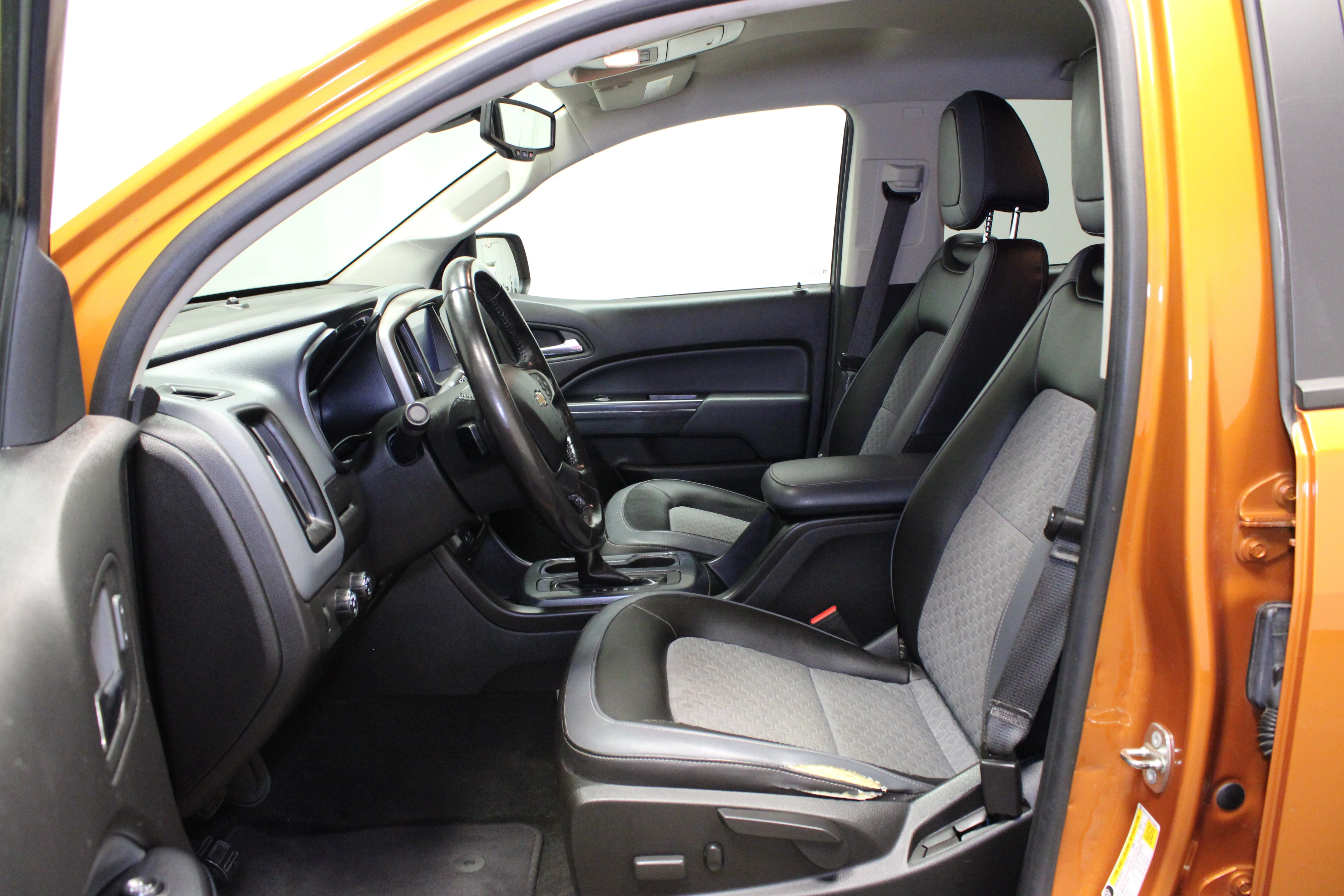 Used 2017 Burning Hot Metallic Chevrolet Z71 image 18